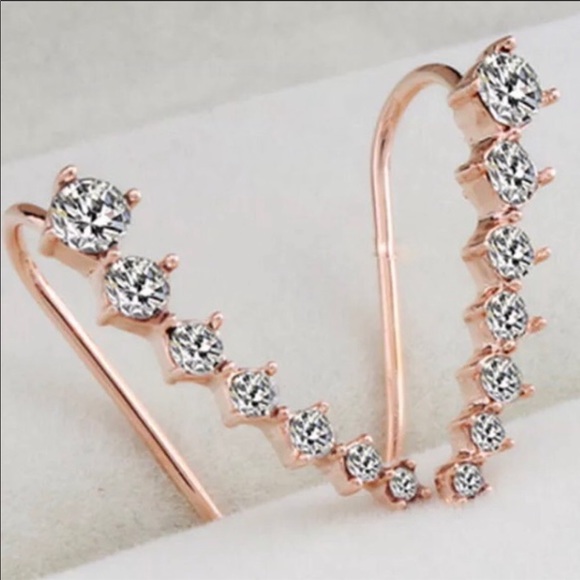 Cubic Star ear crawlers  W/ Rhinestone NWT - Picture 4 of 8